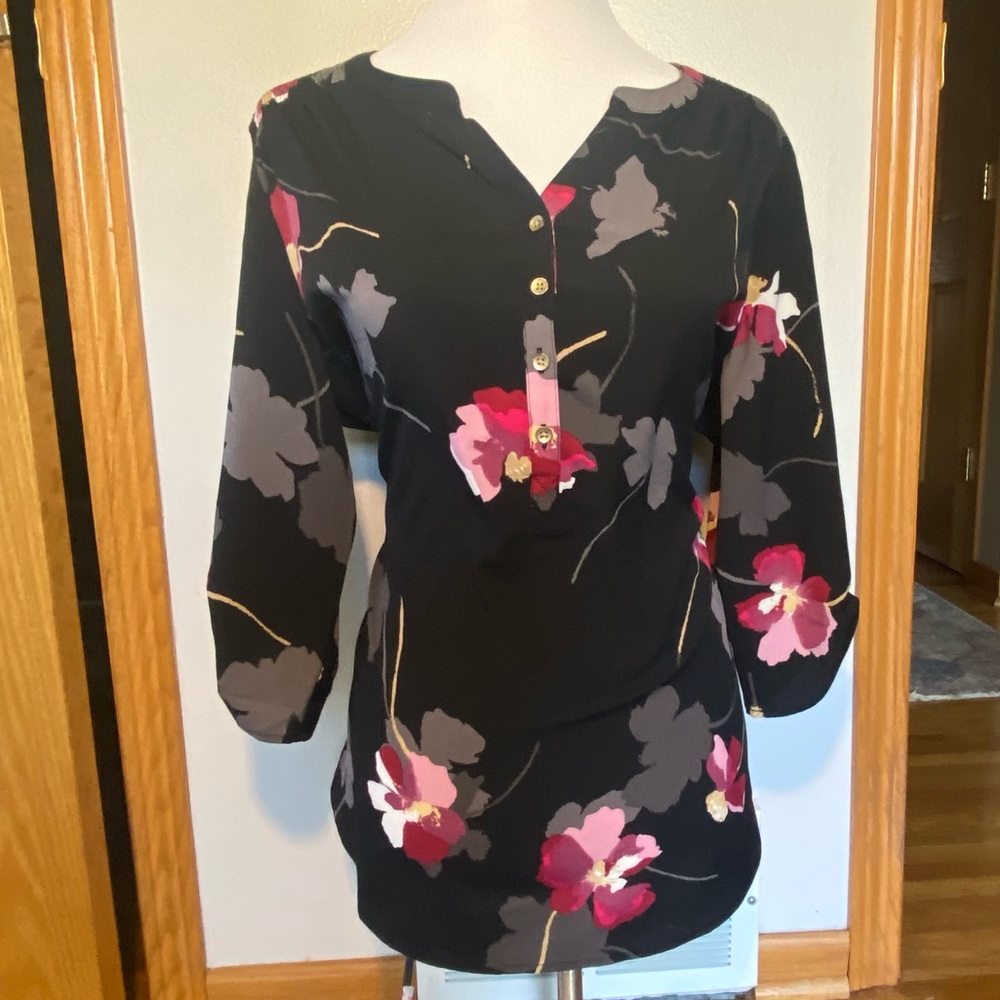 Beautiful black floral print blouse